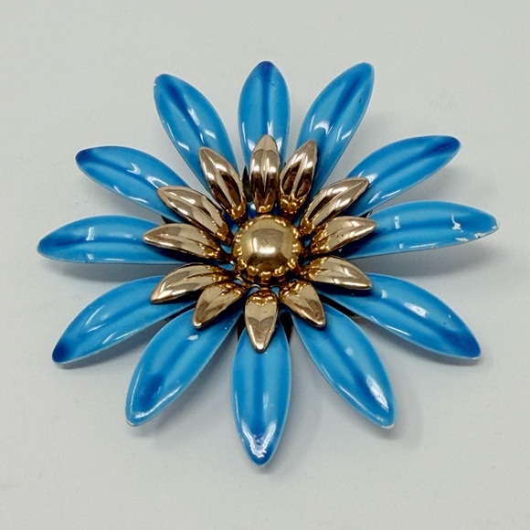 Sarah Coventry Vintage Blue Tahitian Enamel Flower Brooch Gold Tone Signed - Picture 3 of 8
